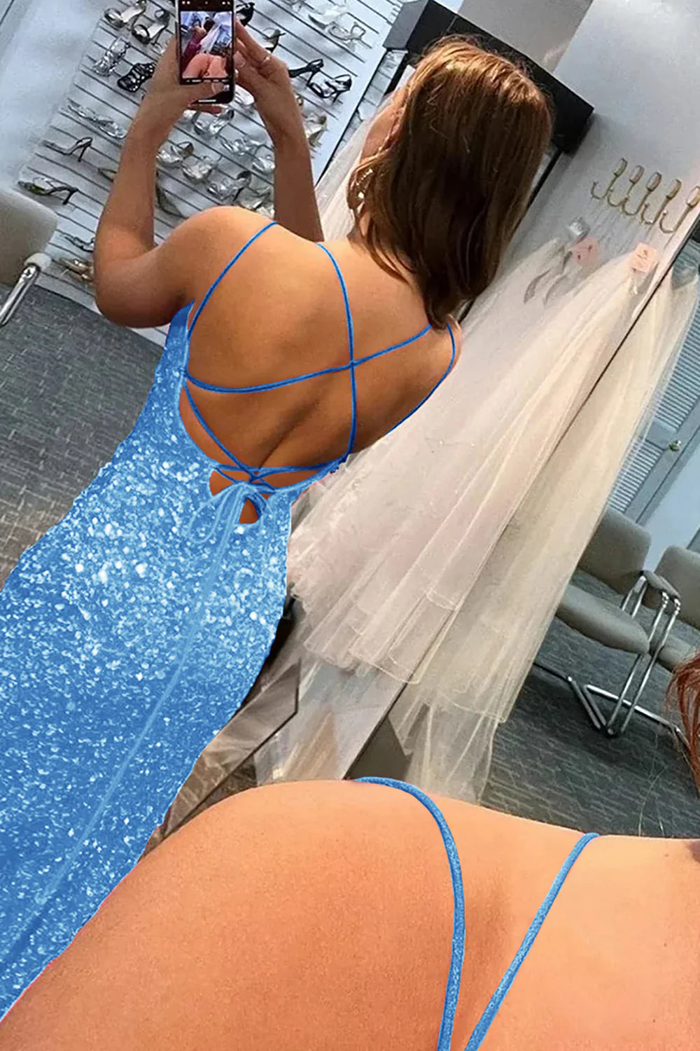 Vestido de fiesta largo de sirena con lentejuelas brillantes y espalda descubierta con abertura